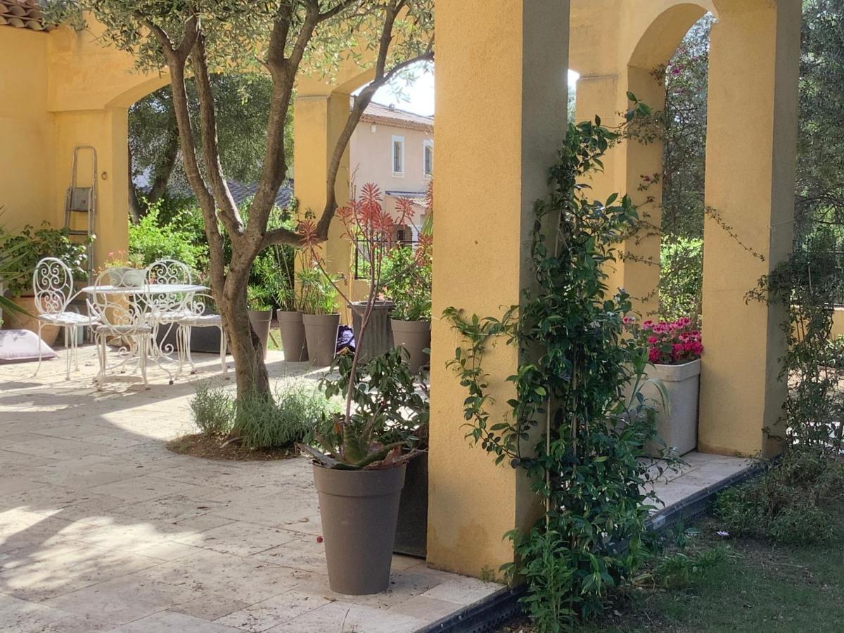 Chambres De La Terre Blanche Sanary-sur-Mer Exterior foto